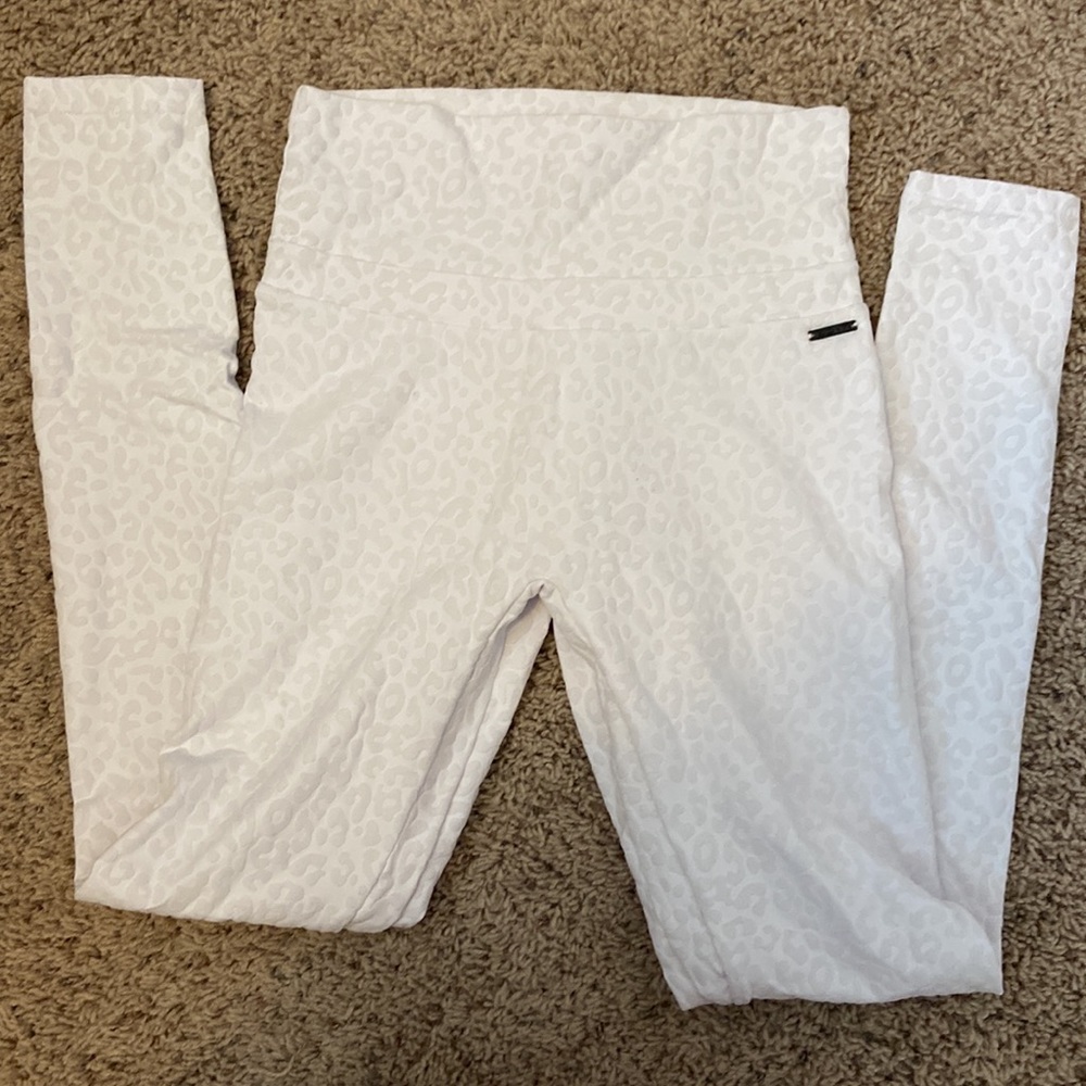 ECHT white leopard print texture leggings. Never worn. A size M but fit like S